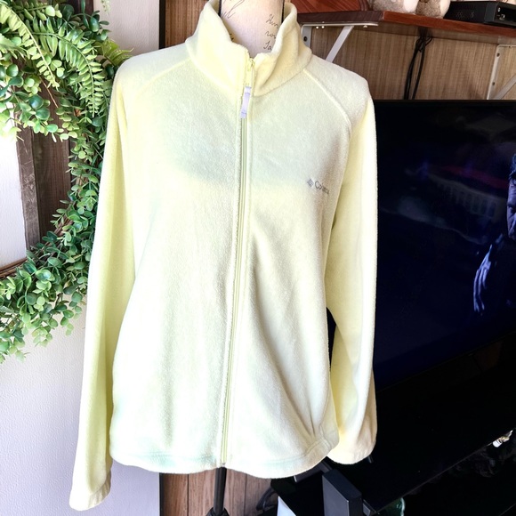Columbia Jackets & Blazers - Woman’s Columbia plus size zip up jacket